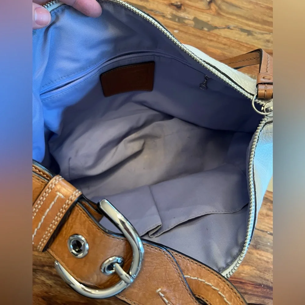 Coach white purse - Picture 4 of 8